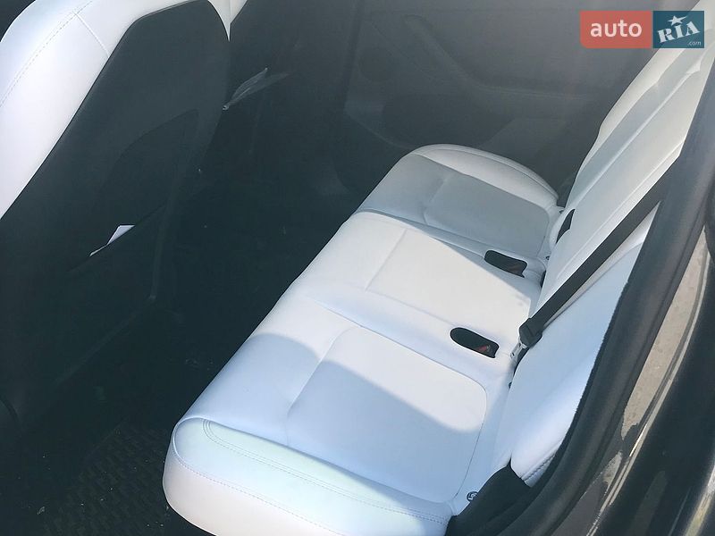 Позашляховик / Кросовер Tesla Model Y 2023 в Києві
