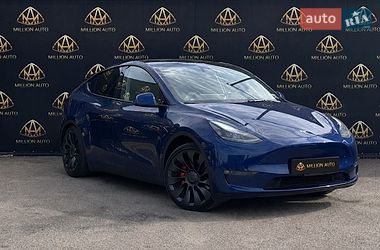 Внедорожник / Кроссовер Tesla Model Y 2023 в Киеве