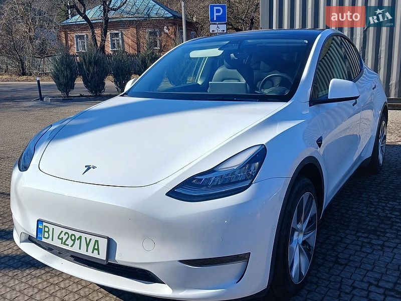 Внедорожник / Кроссовер Tesla Model Y 2022 в Полтаве