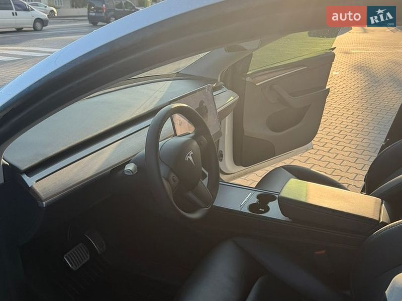 Внедорожник / Кроссовер Tesla Model Y 2024 в Черновцах фото 3 Внедорожник / Кроссовер Tesla Model Y 2024 в Черновцах