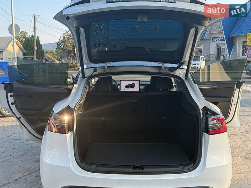 Внедорожник / Кроссовер Tesla Model Y 2024 в Черновцах фото 13 Внедорожник / Кроссовер Tesla Model Y 2024 в Черновцах
