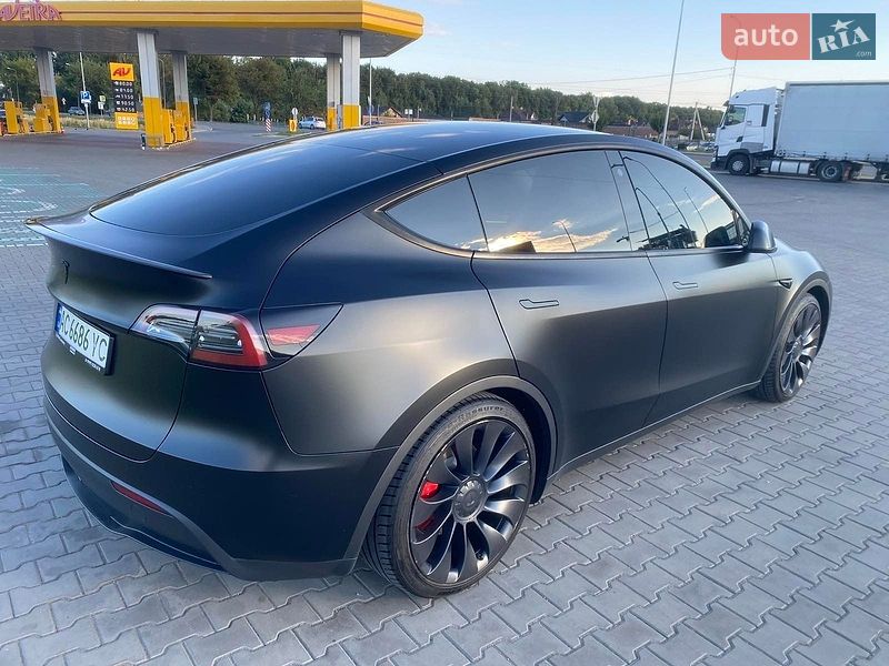 Позашляховик / Кросовер Tesla Model Y 2023 в Луцьку