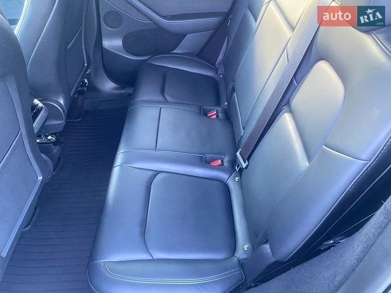 Позашляховик / Кросовер Tesla Model Y 2023 в Луцьку