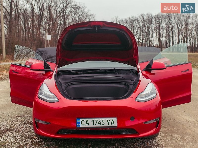 Позашляховик / Кросовер Tesla Model Y 2020 в Умані