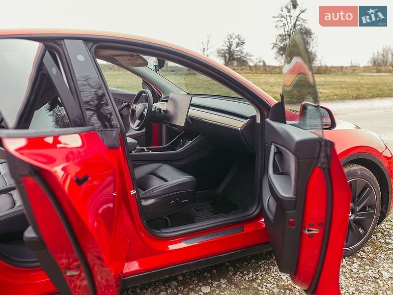 Позашляховик / Кросовер Tesla Model Y 2020 в Умані