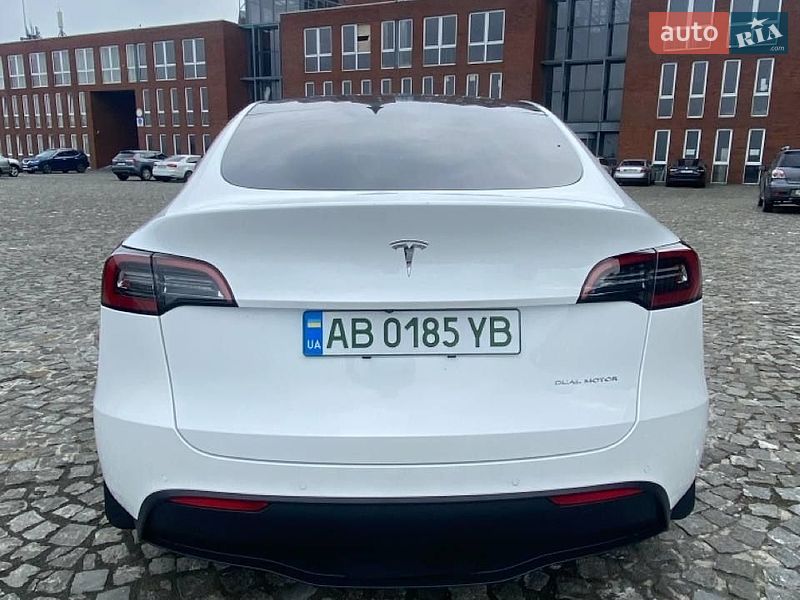 Позашляховик / Кросовер Tesla Model Y 2021 в Дніпрі