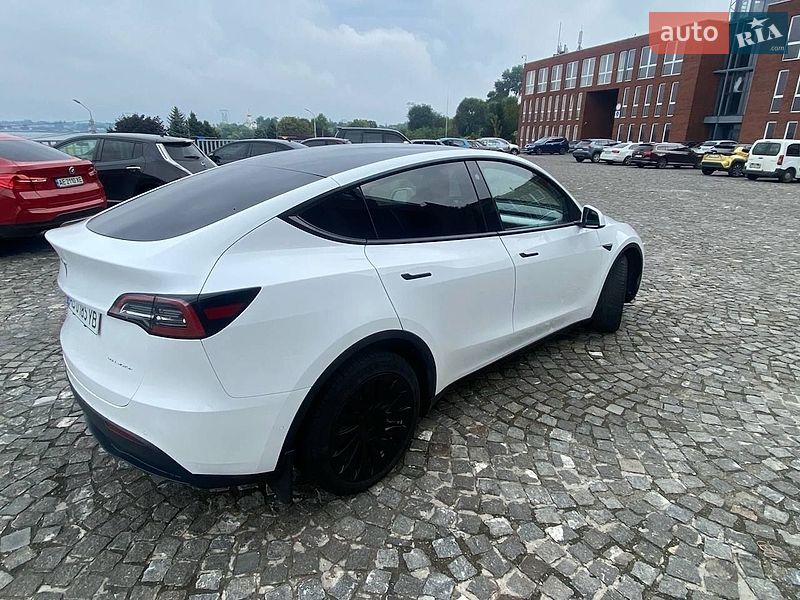 Внедорожник / Кроссовер Tesla Model Y 2021 в Днепре