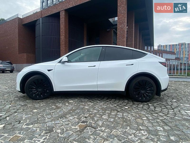 Позашляховик / Кросовер Tesla Model Y 2021 в Дніпрі