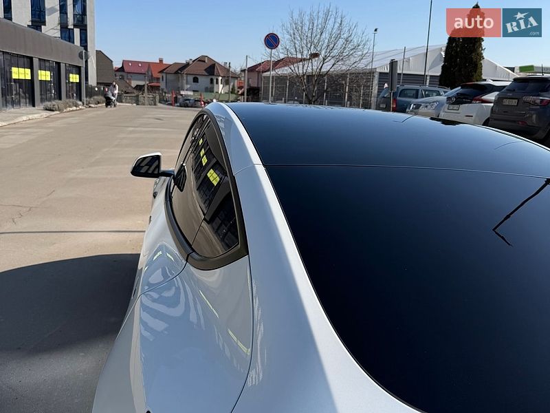 Позашляховик / Кросовер Tesla Model Y 2021 в Івано-Франківську