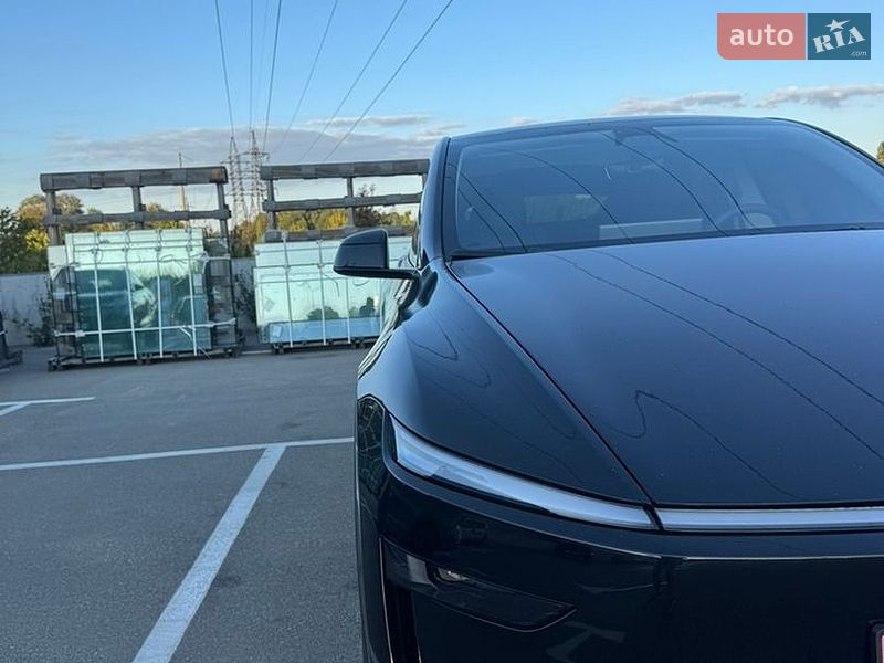 Внедорожник / Кроссовер Tesla Model Y 2025 в Ирпене