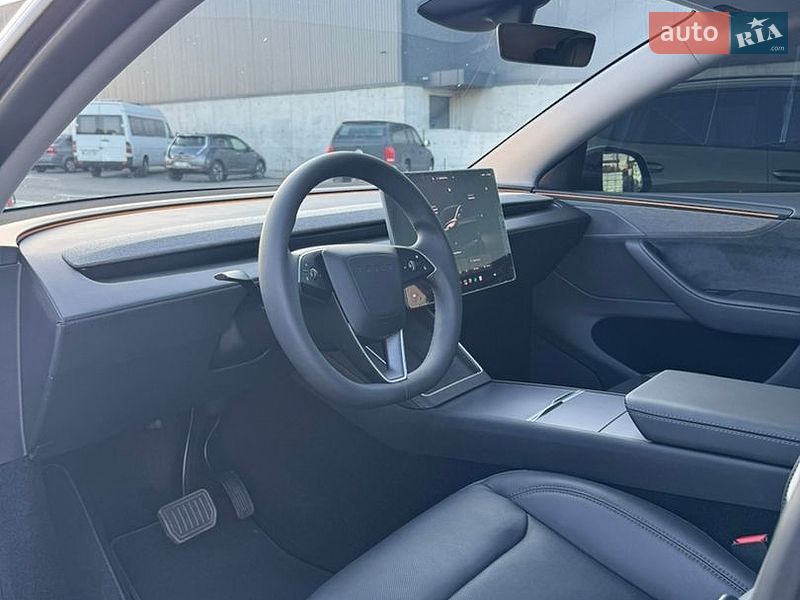 Внедорожник / Кроссовер Tesla Model Y 2025 в Ирпене