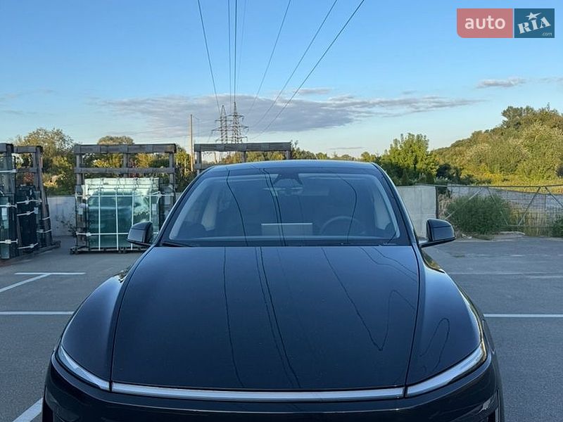 Внедорожник / Кроссовер Tesla Model Y 2025 в Ирпене