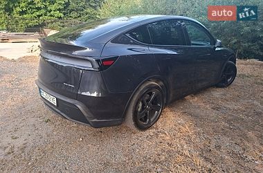 Позашляховик / Кросовер Tesla Model Y 2025 в Львові