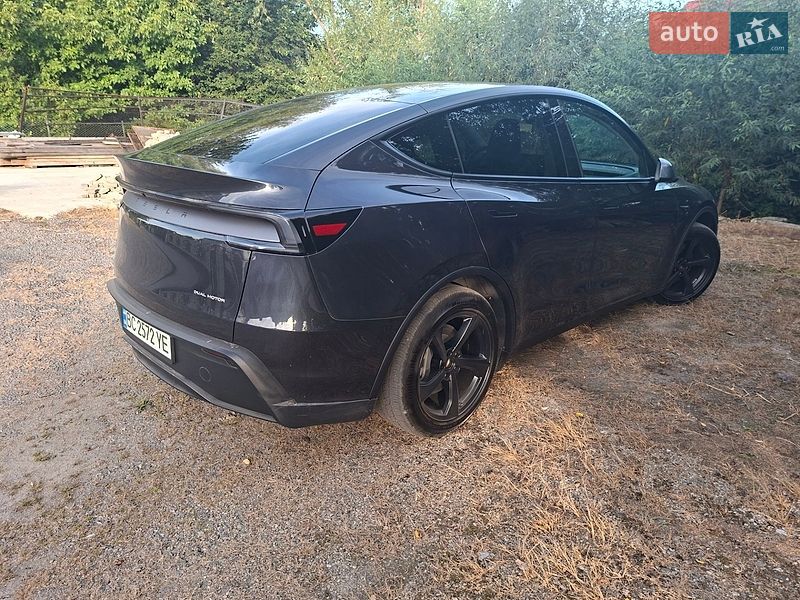 Позашляховик / Кросовер Tesla Model Y 2025 в Львові