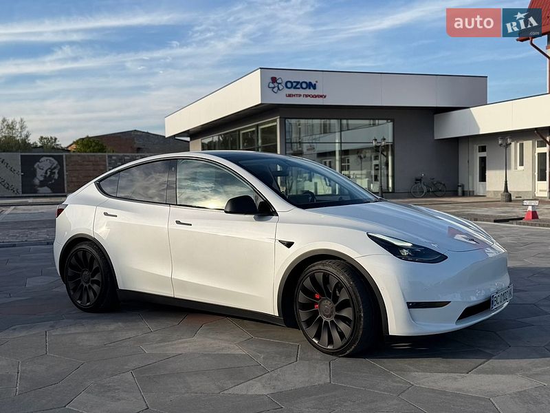Внедорожник / Кроссовер Tesla Model Y 2022 в Городке