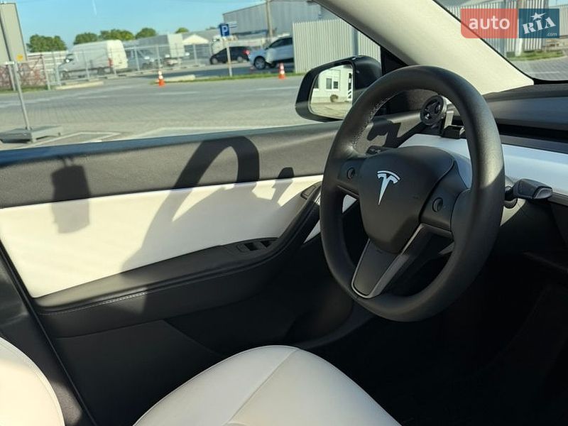 Внедорожник / Кроссовер Tesla Model Y 2022 в Городке