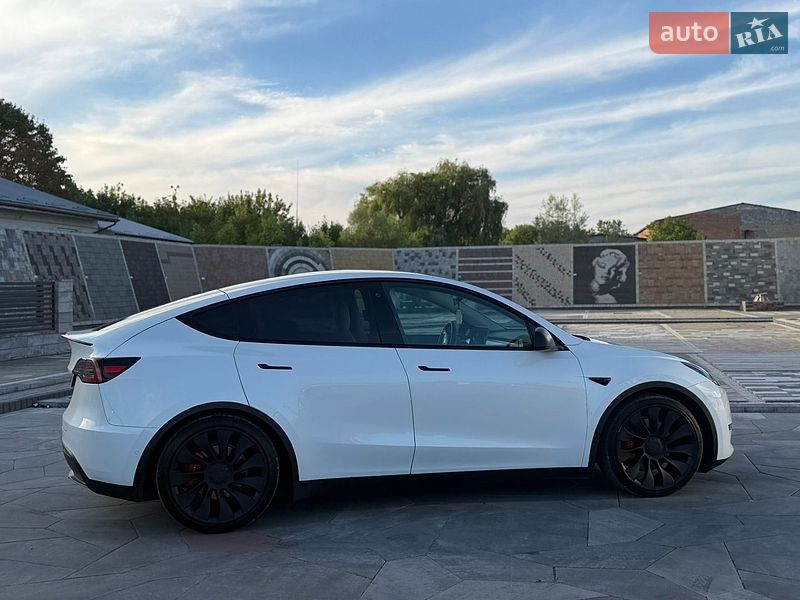 Внедорожник / Кроссовер Tesla Model Y 2022 в Городке