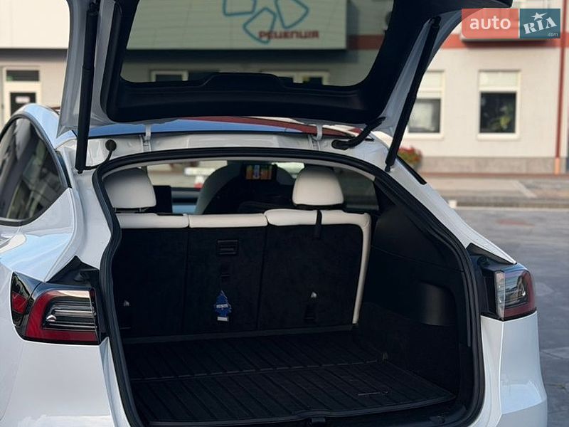 Внедорожник / Кроссовер Tesla Model Y 2022 в Городке