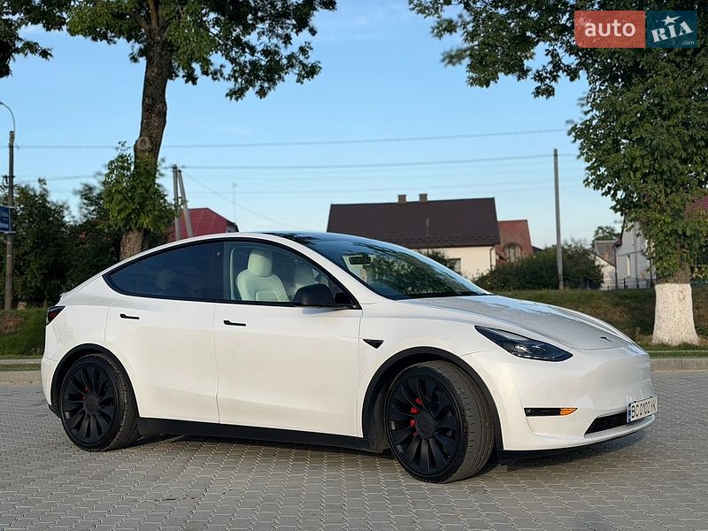 Внедорожник / Кроссовер Tesla Model Y 2022 в Городке
