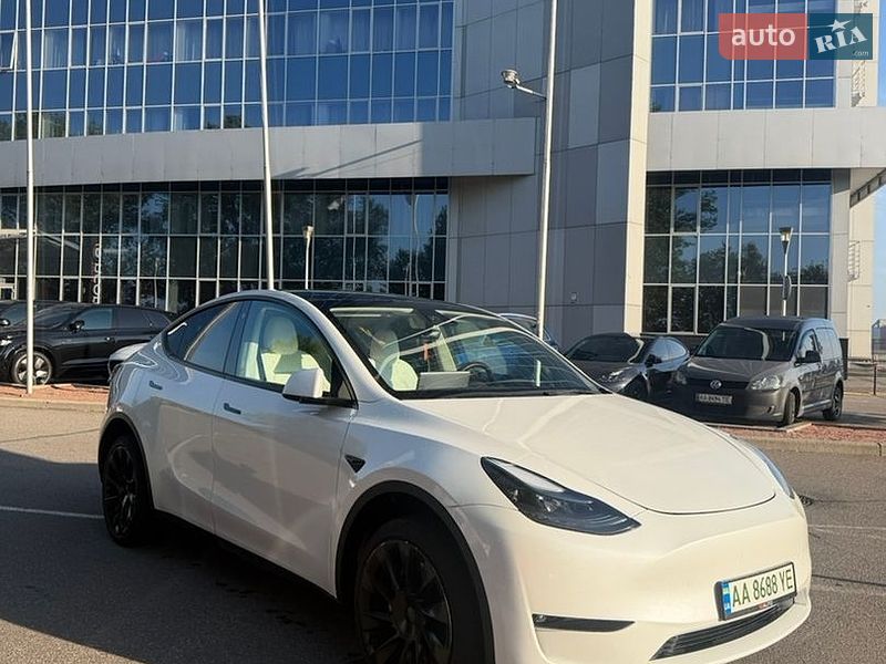 Внедорожник / Кроссовер Tesla Model Y 2023 в Киеве