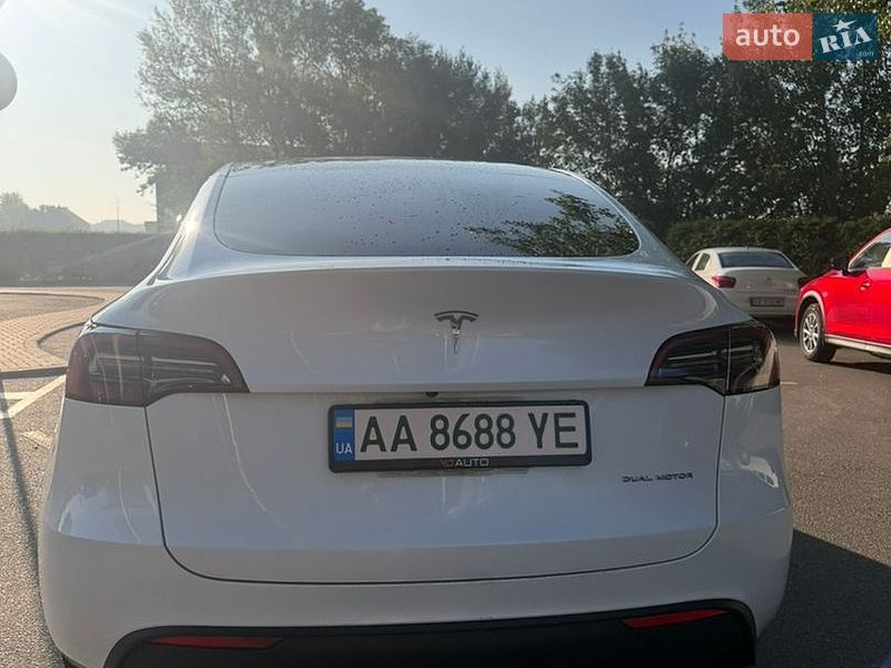 Внедорожник / Кроссовер Tesla Model Y 2023 в Киеве