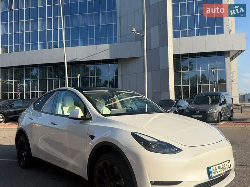 Внедорожник / Кроссовер Tesla Model Y 2023 в Киеве