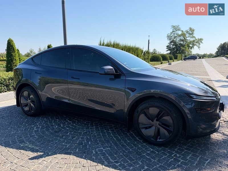 Позашляховик / Кросовер Tesla Model Y 2025 в Дніпрі