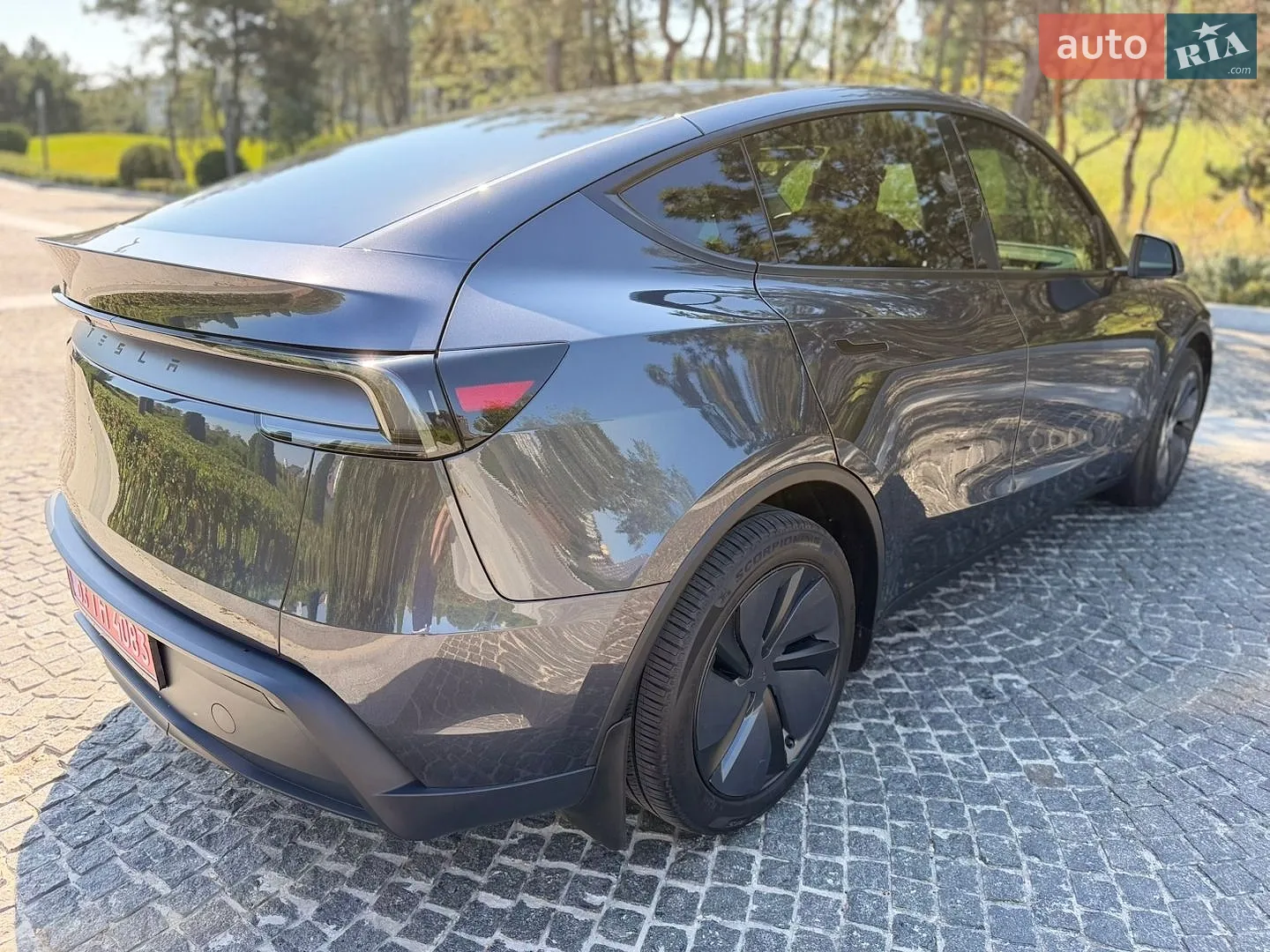 2025 Tesla Model Y - мініатюра 19