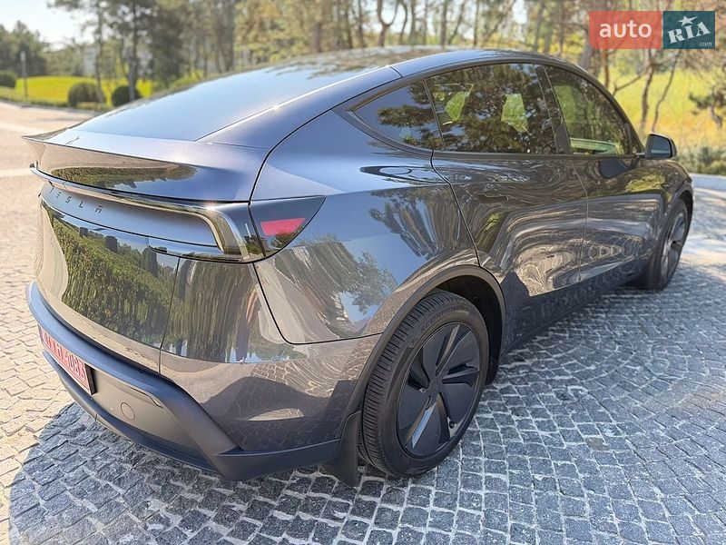 Позашляховик / Кросовер Tesla Model Y 2025 в Дніпрі