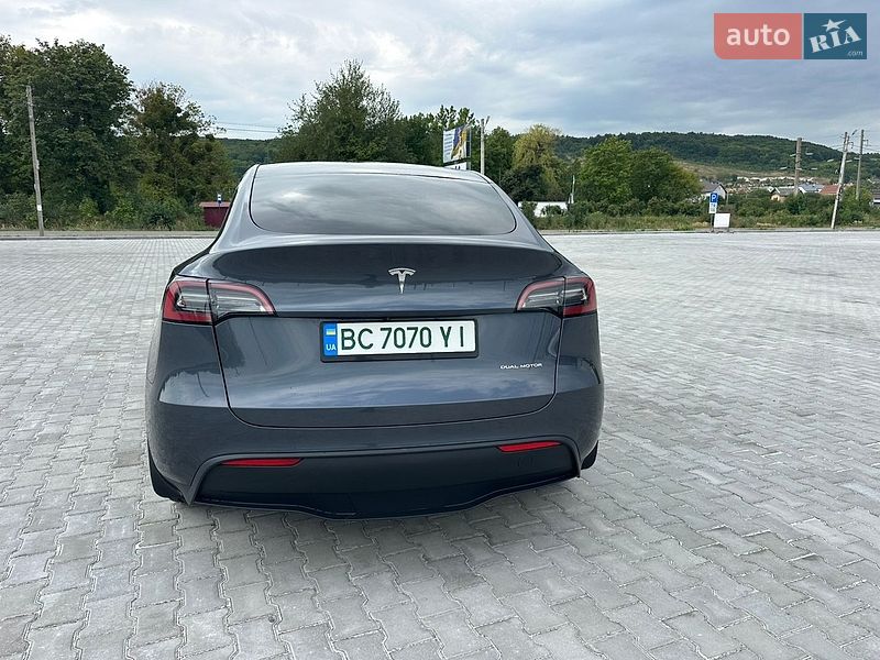 Позашляховик / Кросовер Tesla Model Y 2023 в Золочеві