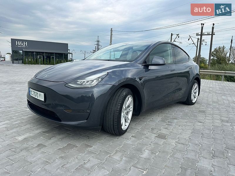 Позашляховик / Кросовер Tesla Model Y 2023 в Золочеві