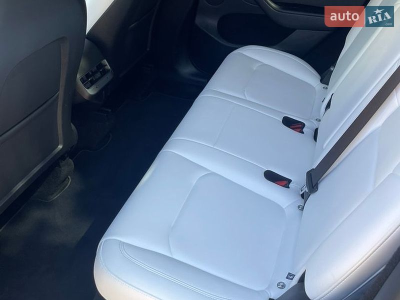 Позашляховик / Кросовер Tesla Model Y 2024 в Житомирі