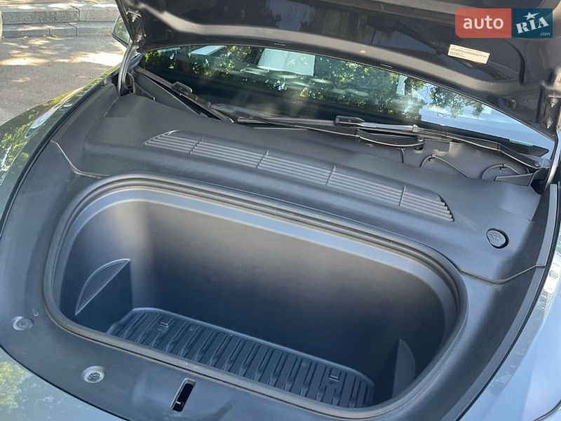 Внедорожник / Кроссовер Tesla Model Y 2024 в Житомире