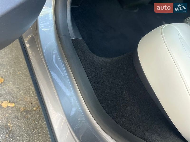 Позашляховик / Кросовер Tesla Model Y 2024 в Житомирі