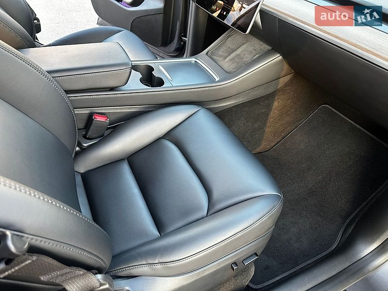 Внедорожник / Кроссовер Tesla Model Y 2023 в Виннице