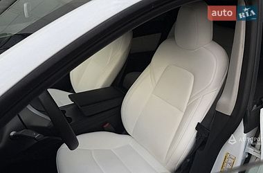 Позашляховик / Кросовер Tesla Model Y 2022 в Києві