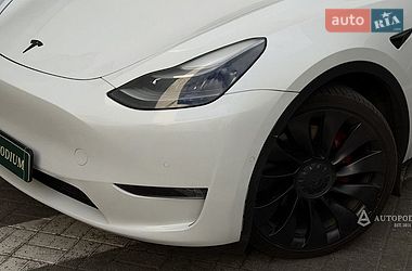 Позашляховик / Кросовер Tesla Model Y 2022 в Києві