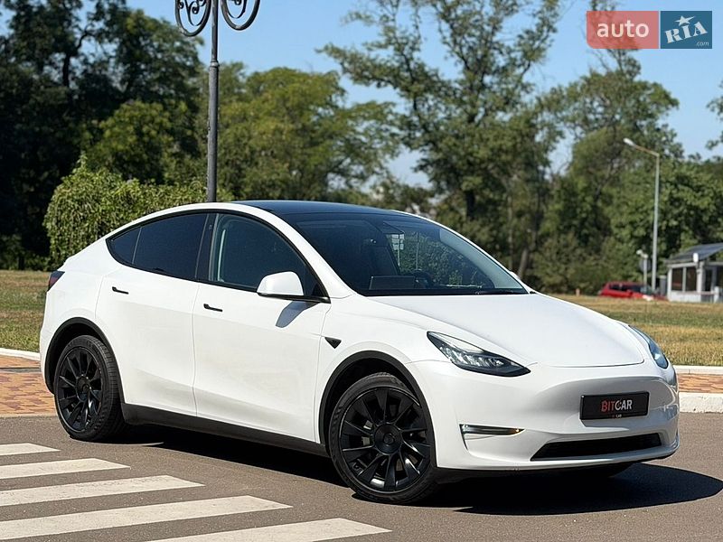 Tesla Model Y 2023