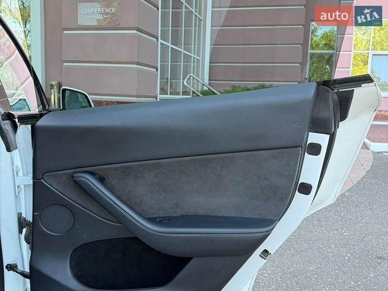 Позашляховик / Кросовер Tesla Model Y 2023 в Одесі