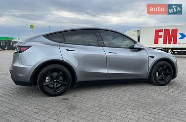 Позашляховик / Кросовер Tesla Model Y 2025 в Радивиліві