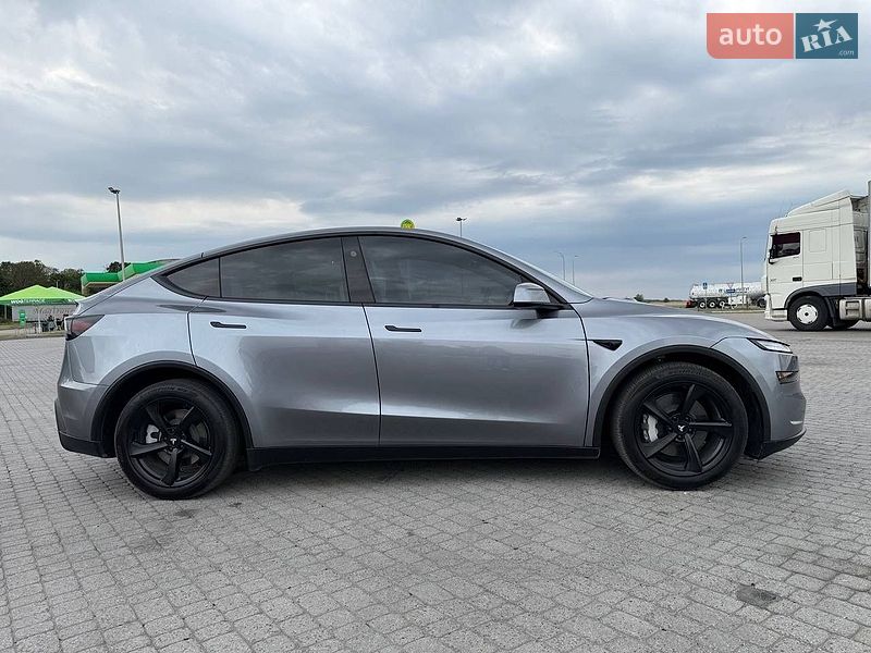Внедорожник / Кроссовер Tesla Model Y 2025 в Радивилове