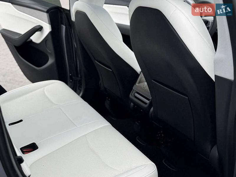 Внедорожник / Кроссовер Tesla Model Y 2025 в Радивилове