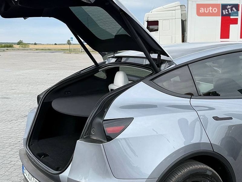 Внедорожник / Кроссовер Tesla Model Y 2025 в Радивилове