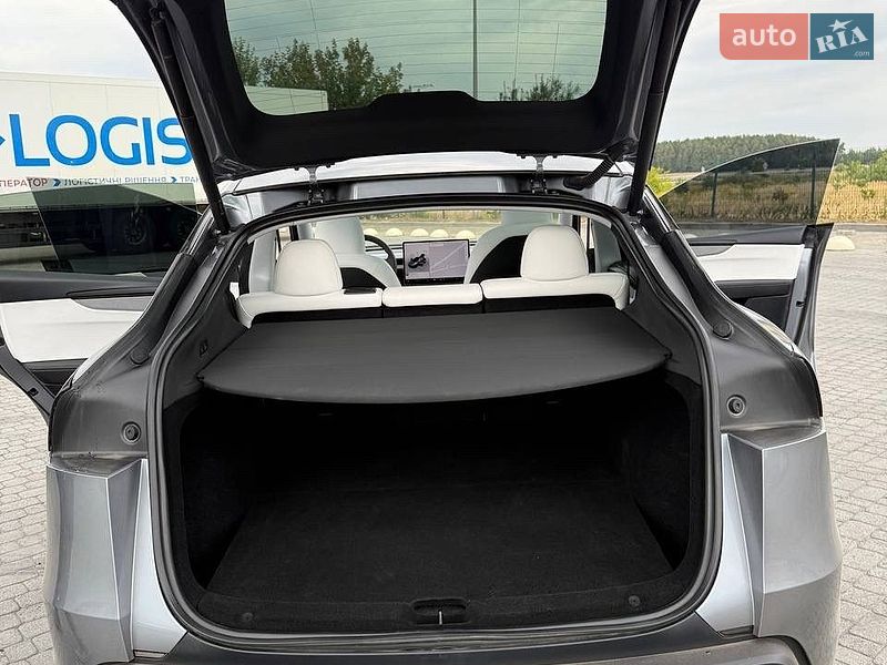 Позашляховик / Кросовер Tesla Model Y 2025 в Радивиліві