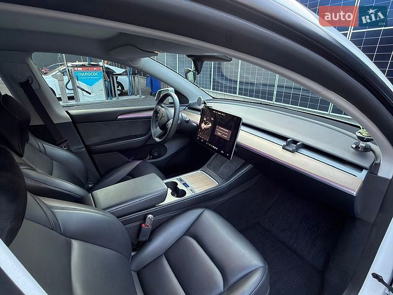 Внедорожник / Кроссовер Tesla Model Y 2023 в Киеве