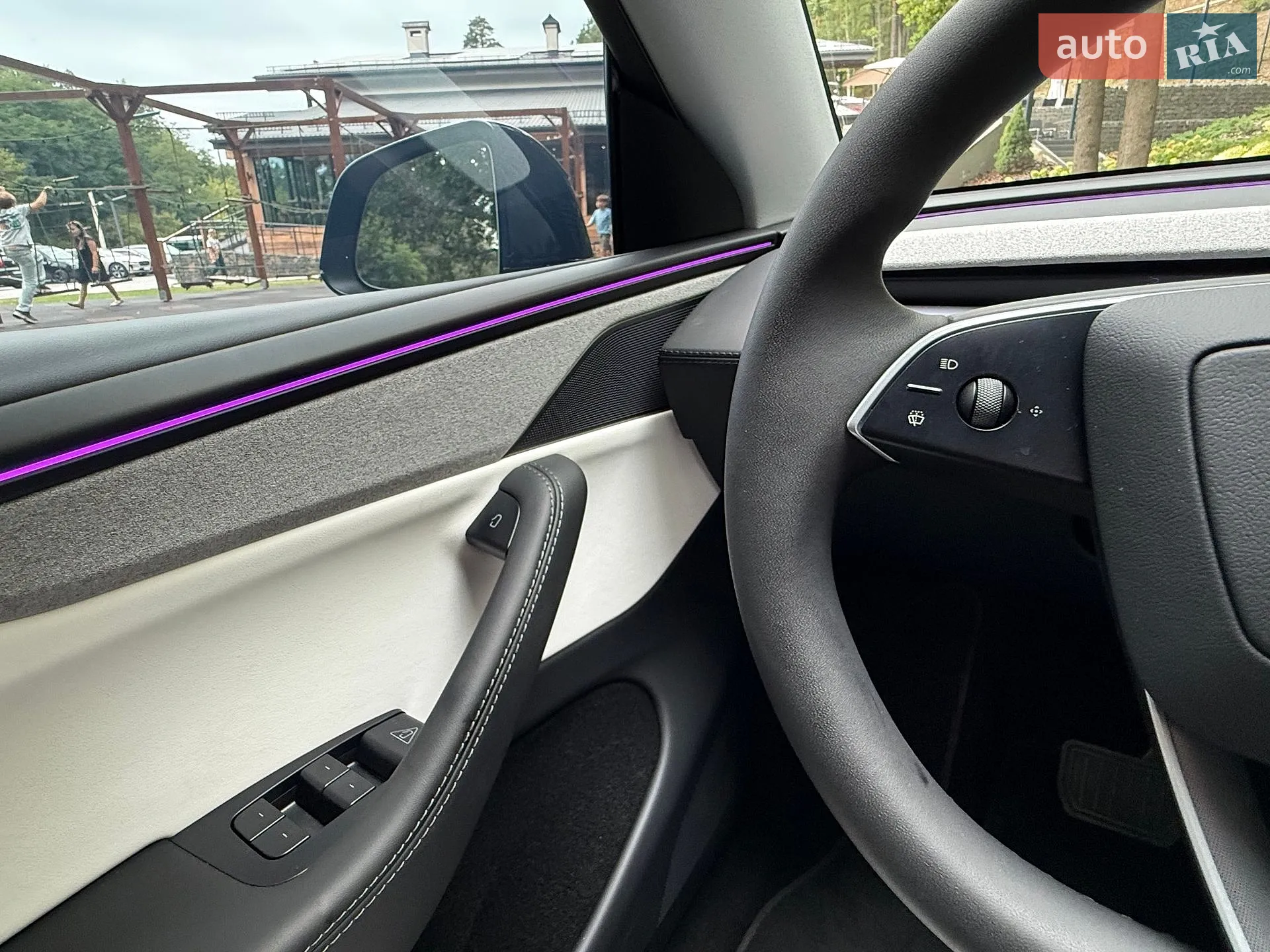 2025 Tesla Model Y - мініатюра 28