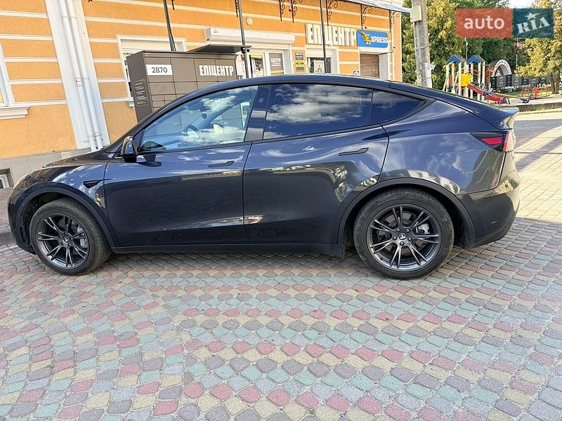 Позашляховик / Кросовер Tesla Model Y 2024 в Львові фото 11 Позашляховик / Кросовер Tesla Model Y 2024 в Львові