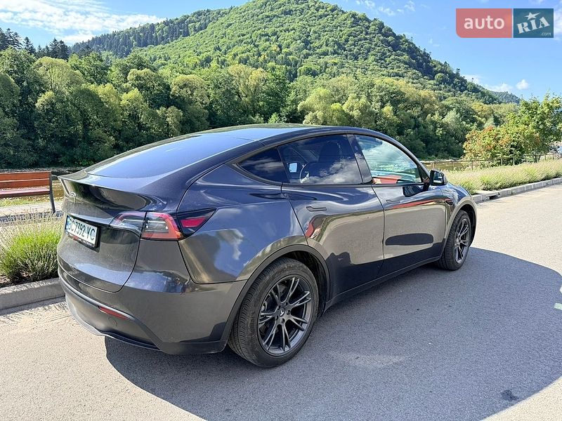 Позашляховик / Кросовер Tesla Model Y 2024 в Львові фото 4 Позашляховик / Кросовер Tesla Model Y 2024 в Львові