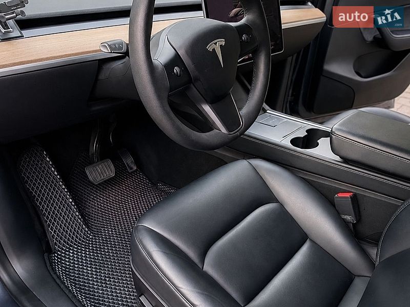 Внедорожник / Кроссовер Tesla Model Y 2022 в Киеве