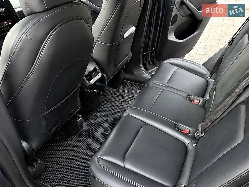 Внедорожник / Кроссовер Tesla Model Y 2022 в Киеве